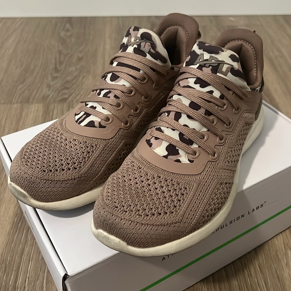 APL TechLoom Tracer Athletic Shoes women's sz 6.5